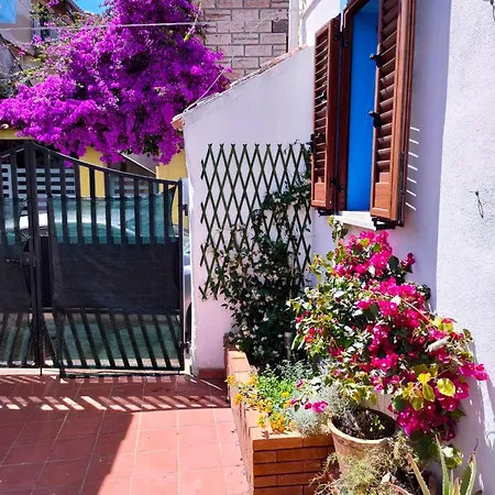 Nel Cortile Della Casa Di Carta, Due Singole Unita Holiday home *