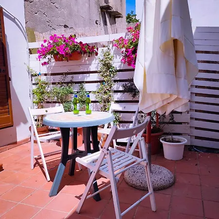 Holiday home Nel Cortile Della Casa Di Carta, Due Singole Unita