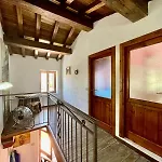 Nel Cortile Della Casa Di Carta, Due Singole Unita Torpè